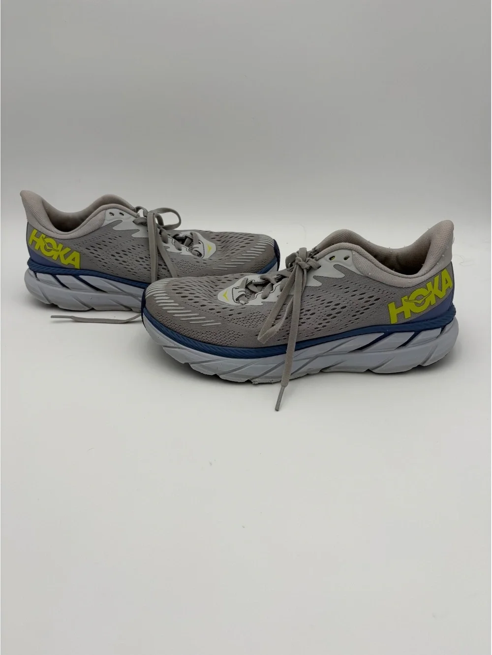 Hoka Clifton 7 $180 Woman’s 9 One One Gray Running Shoes with Yellow Logo